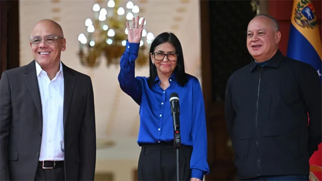 ভেনেজুয়েলার নতুন নেত্রীকে ‘চমৎকার’ বলে প্রশংসা করলেন ট্রাম্প