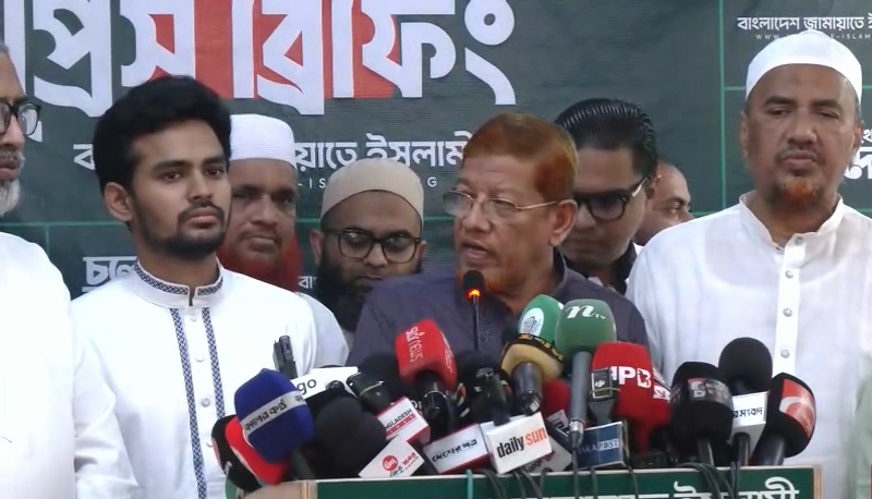 জ্বালানি তেলের দাম বেড়ে ব্যারেলপ্রতি ১২৬ ডলার ছাড়িয়েছে