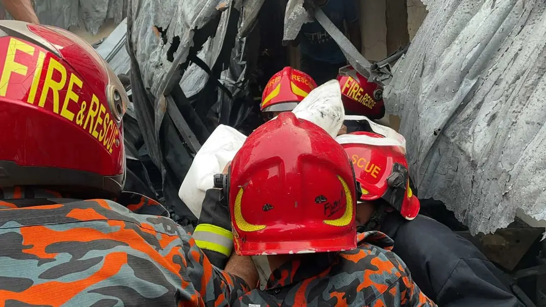 কেরানীগঞ্জে গ্যাস লাইটার কারখানায় আগুন, ৫ জনের মরদেহ উদ্ধার