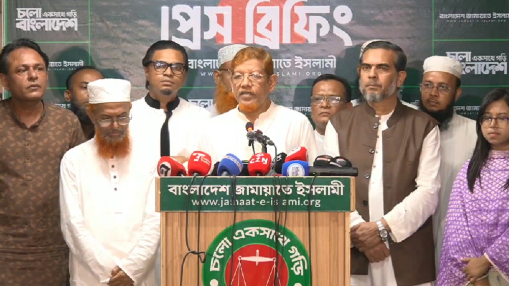 বিশ্ববাজারে স্বর্ণের দাম আরও বাড়ল, দেশে ভরি কত?