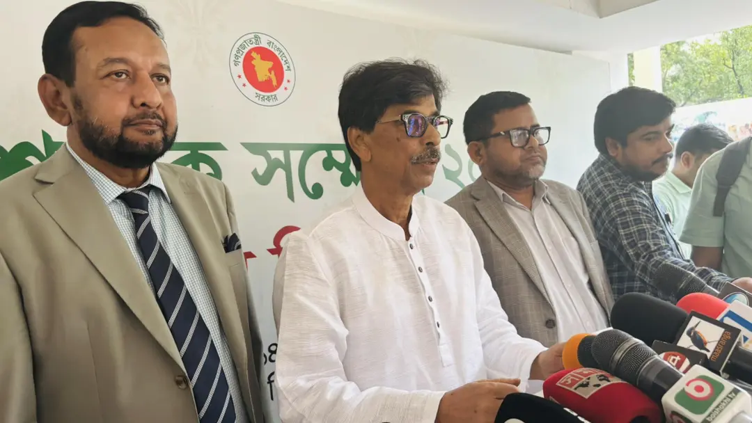 জ্বালানি তেলের দাম বেড়ে ব্যারেলপ্রতি ১২৬ ডলার ছাড়িয়েছে