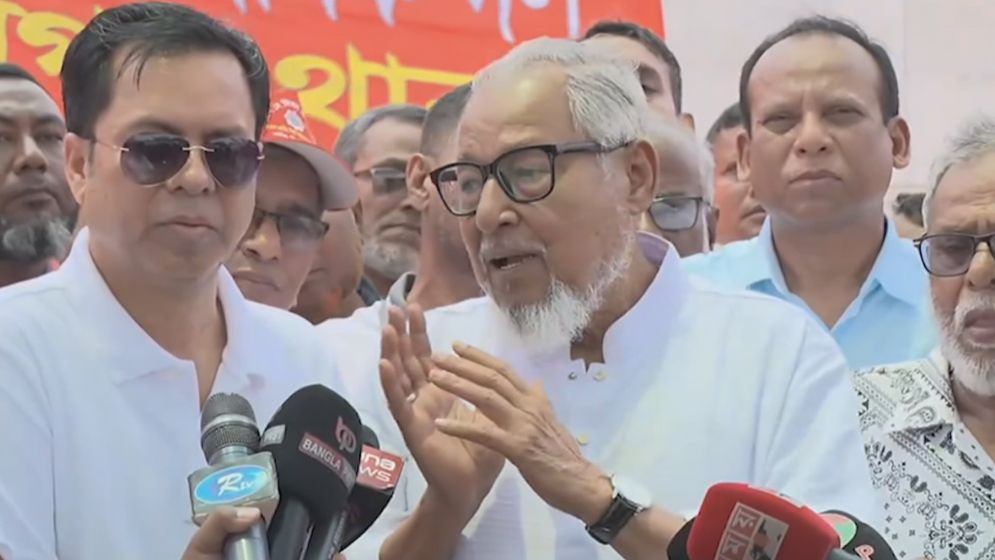 ইরানের জন্য ৬টি স্থলপথ খুলে দিল পাকিস্তান