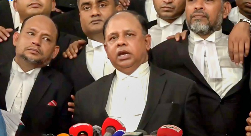 করাচির মার্কিন কনস্যুলেটের সামনে সংঘর্ষ, নিহত ৯